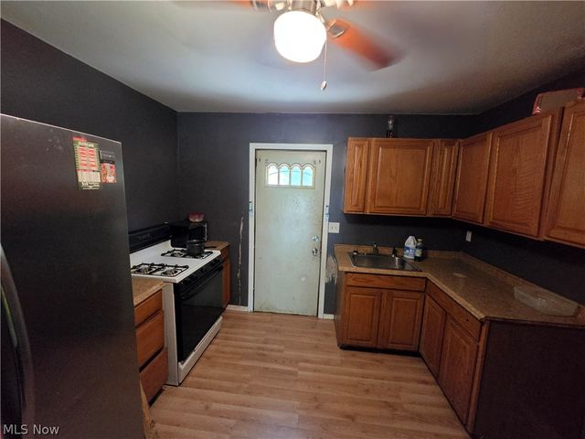 1814 Victoria Street SW, Warren, OH 44485