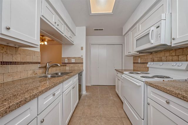 8299 Cambridge Street 1705, Houston, TX 77054