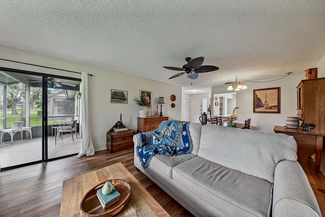13 Bay Cedar Court, Royal Palm Beach, FL 33411