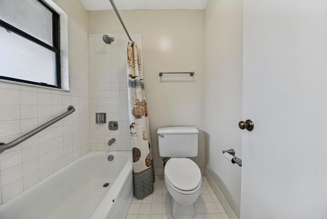 13 Bay Cedar Court, Royal Palm Beach, FL 33411