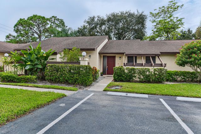 13 Bay Cedar Court, Royal Palm Beach, FL 33411