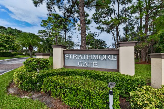 13 Bay Cedar Court, Royal Palm Beach, FL 33411