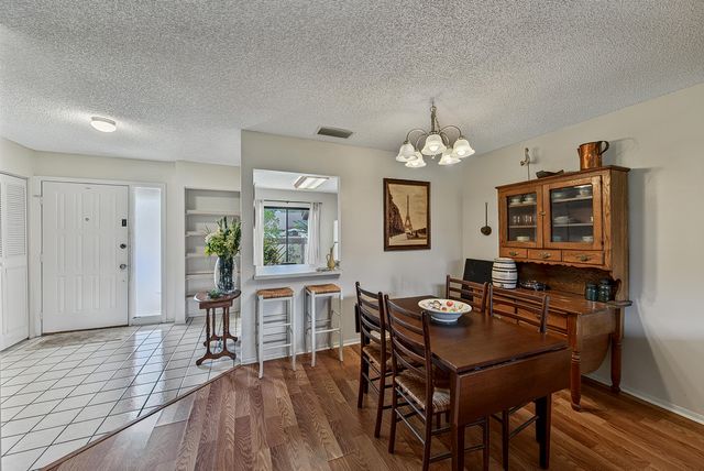 13 Bay Cedar Court, Royal Palm Beach, FL 33411