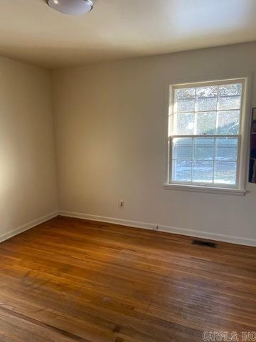 23 Point O Woods Drive, Little Rock, AR 72204