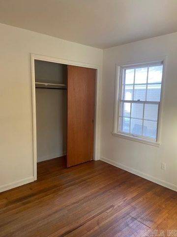 23 Point O Woods Drive, Little Rock, AR 72204