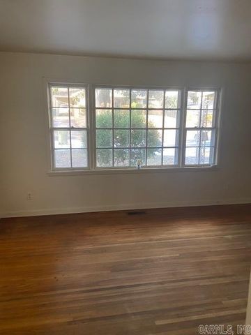 23 Point O Woods Drive, Little Rock, AR 72204