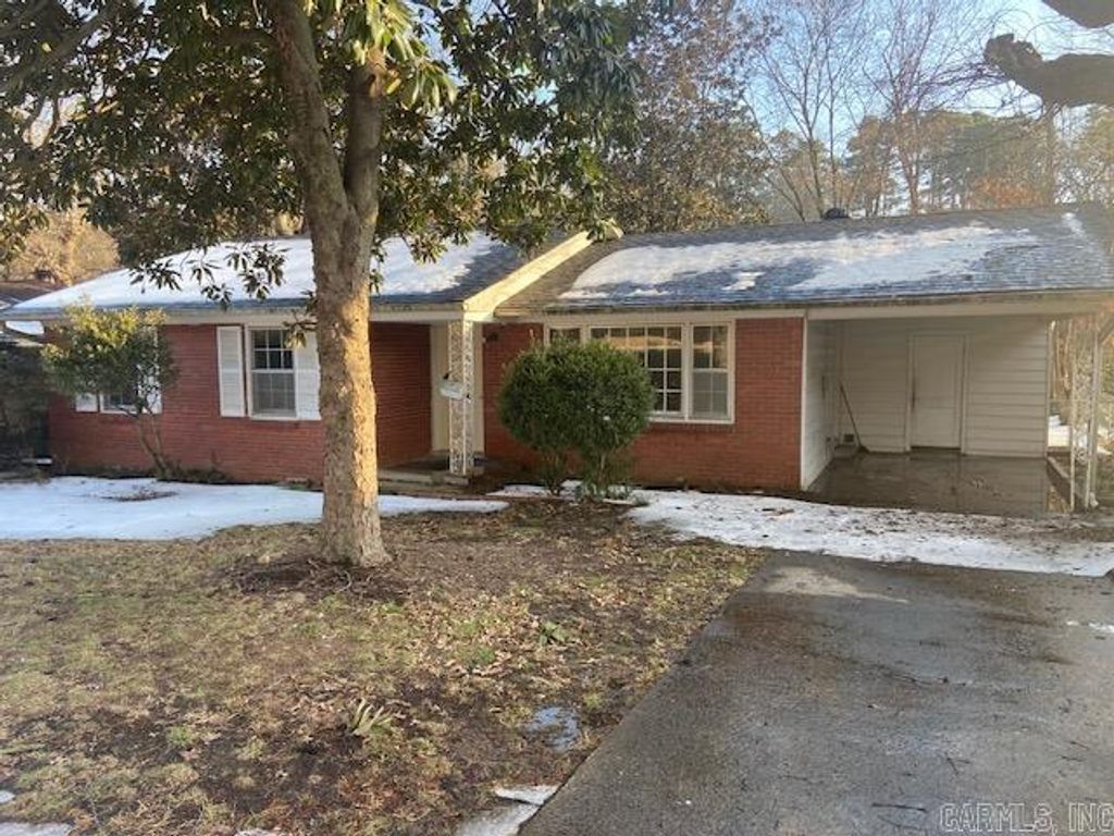 23 Point O Woods Drive, Little Rock, AR 72204