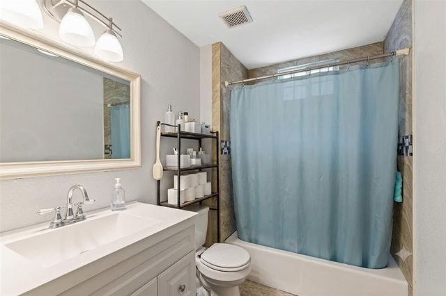 100 Countryside Drive, Arlington, TX 76014