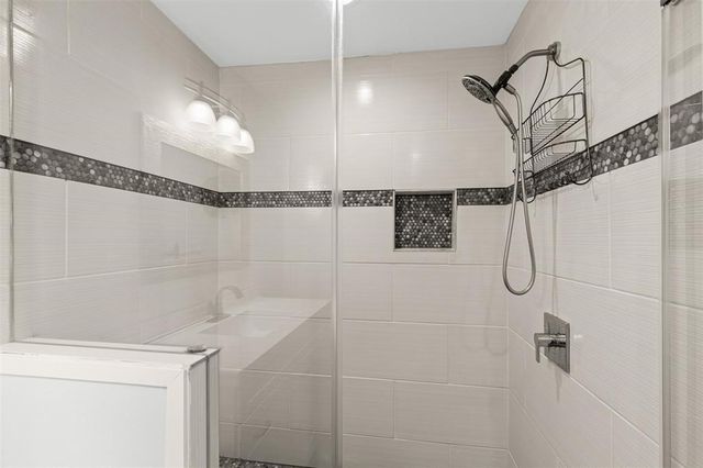 100 Countryside Drive, Arlington, TX 76014