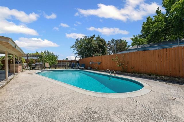 100 Countryside Drive, Arlington, TX 76014