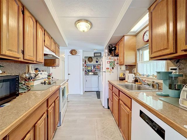 5206 WISTERIA CIRCLE, New Port Richey, FL 34653