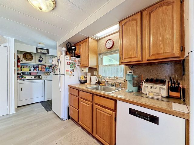 5206 WISTERIA CIRCLE, New Port Richey, FL 34653