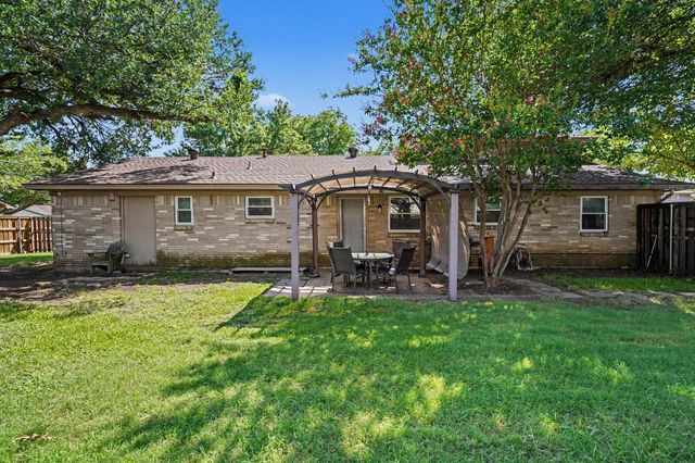 144 NW Jill Ann Drive, Burleson, TX 76028