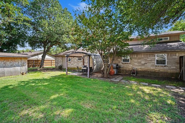 144 NW Jill Ann Drive, Burleson, TX 76028