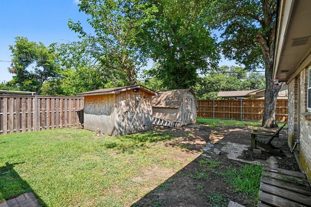 144 NW Jill Ann Drive, Burleson, TX 76028