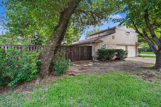 144 NW Jill Ann Drive, Burleson, TX 76028
