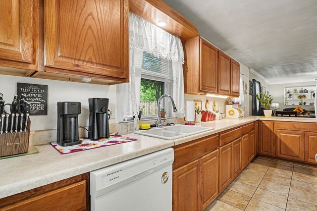 144 NW Jill Ann Drive, Burleson, TX 76028