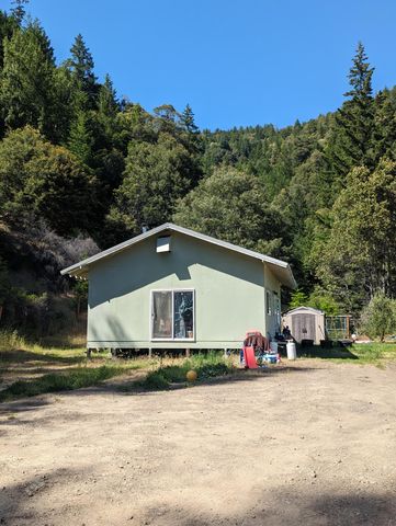 745a Applewood Road, Honeydew, CA 95545