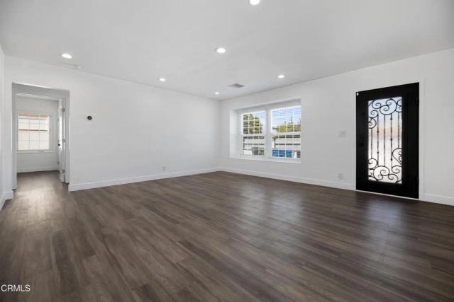 7637 Radford Avenue, Los Angeles, CA 91605