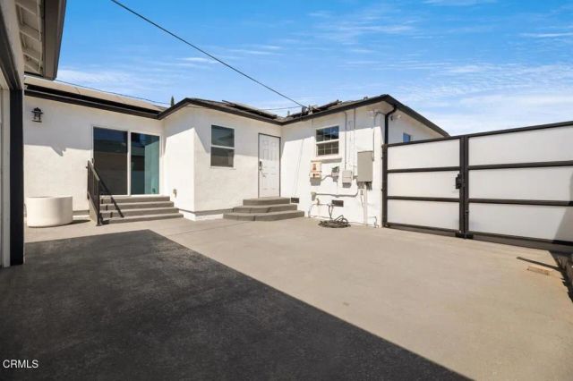 7637 Radford Avenue, Los Angeles, CA 91605