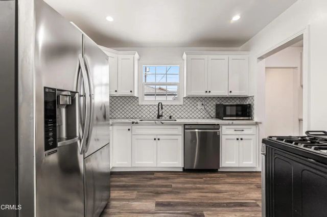 7637 Radford Avenue, Los Angeles, CA 91605