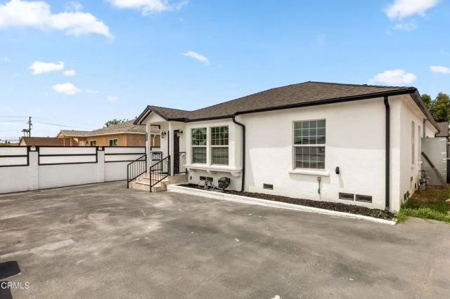 7637 Radford Avenue, Los Angeles, CA 91605