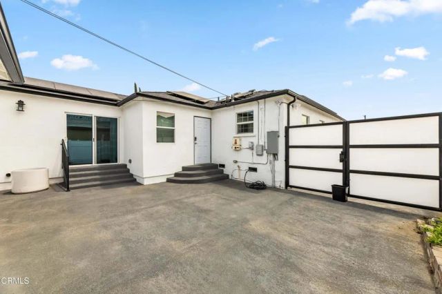 7637 Radford Avenue, Los Angeles, CA 91605