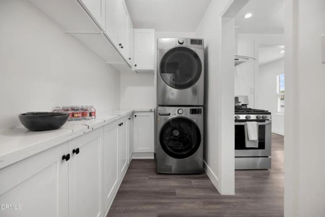 7637 Radford Avenue, Los Angeles, CA 91605