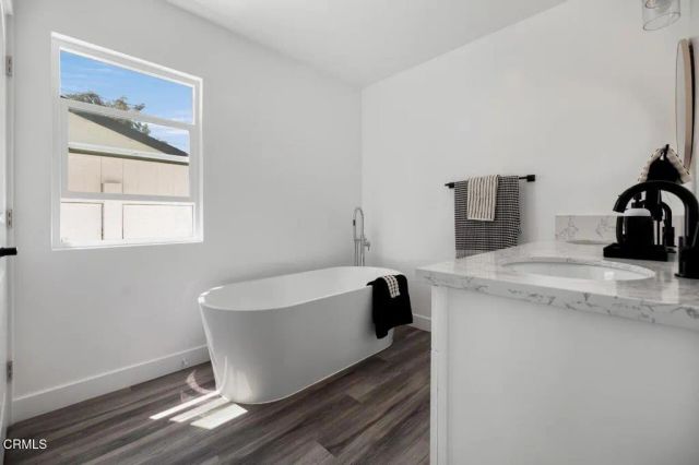 7637 Radford Avenue, Los Angeles, CA 91605