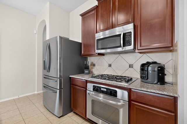 404 Castle Street, Desoto, TX 75115