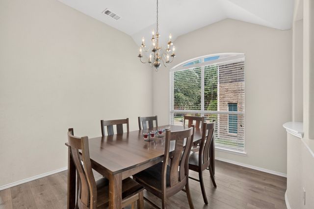 404 Castle Street, Desoto, TX 75115