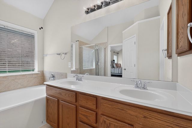 404 Castle Street, Desoto, TX 75115