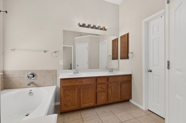 404 Castle Street, Desoto, TX 75115