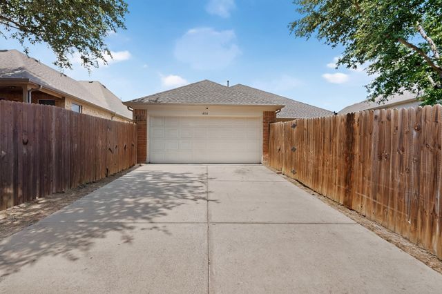 404 Castle Street, Desoto, TX 75115