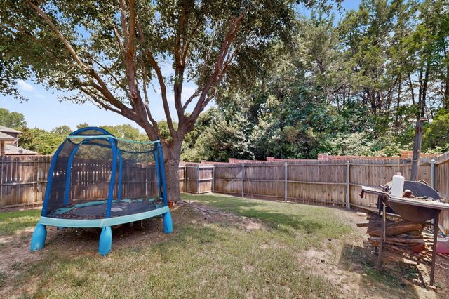 404 Castle Street, Desoto, TX 75115