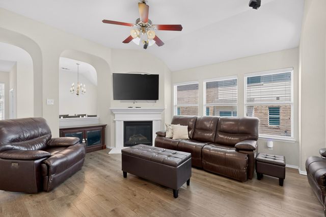 404 Castle Street, Desoto, TX 75115