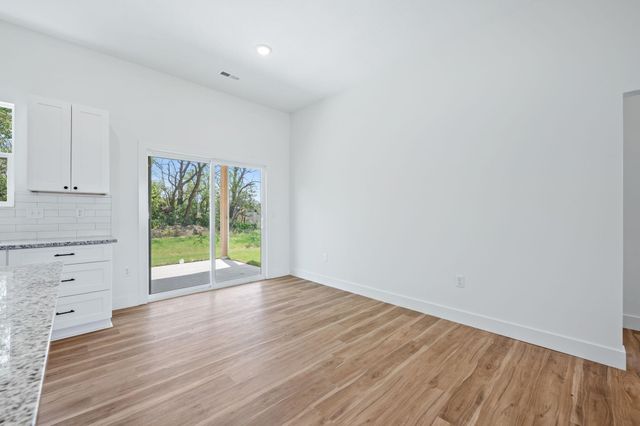 519 E Elmwood St, Park City, KS 67147