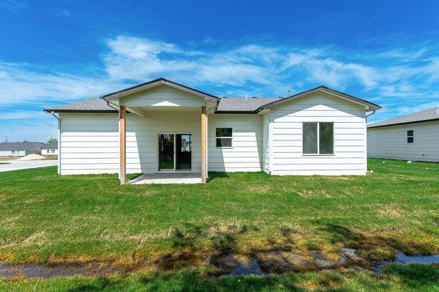 519 E Elmwood St, Park City, KS 67147