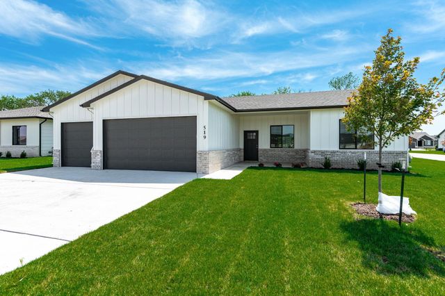 519 E Elmwood St, Park City, KS 67147