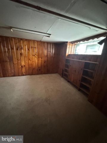 6724 SYLVESTER ST, Philadelphia, PA 19149