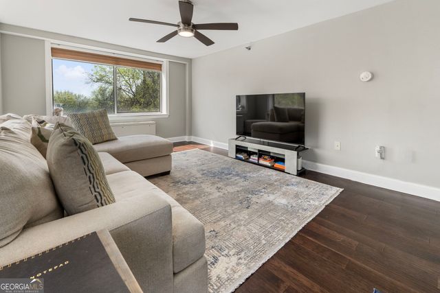 2479 Peachtree Road NE 217, Atlanta, GA 30305
