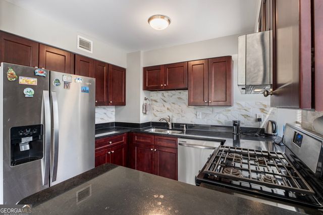 2479 Peachtree Road NE 217, Atlanta, GA 30305