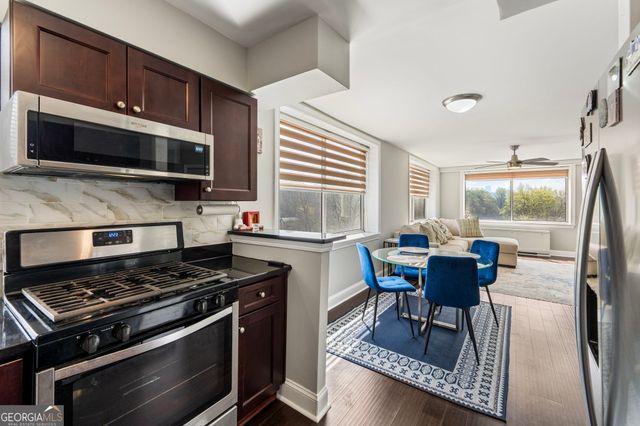 2479 Peachtree Road NE 217, Atlanta, GA 30305