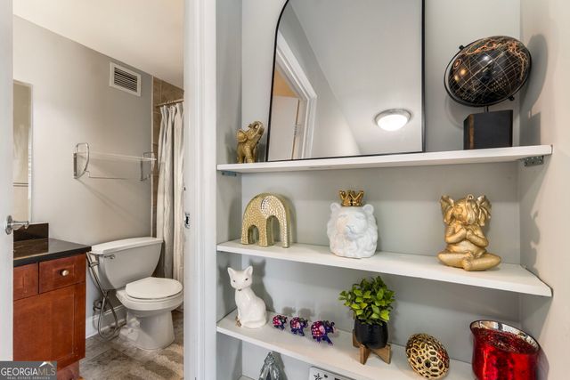 2479 Peachtree Road NE 217, Atlanta, GA 30305