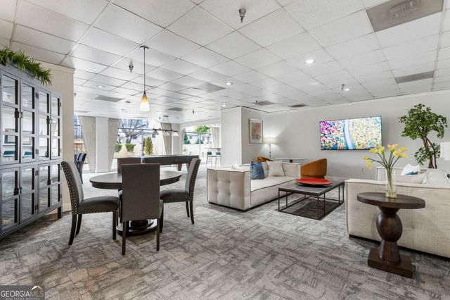 2479 Peachtree Road NE 217, Atlanta, GA 30305