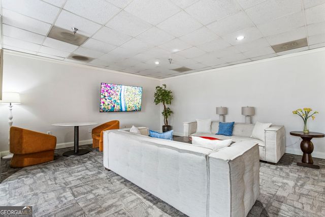 2479 Peachtree Road NE 217, Atlanta, GA 30305