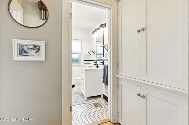 1015 Greenleaf Rd, Louisville, KY 40213