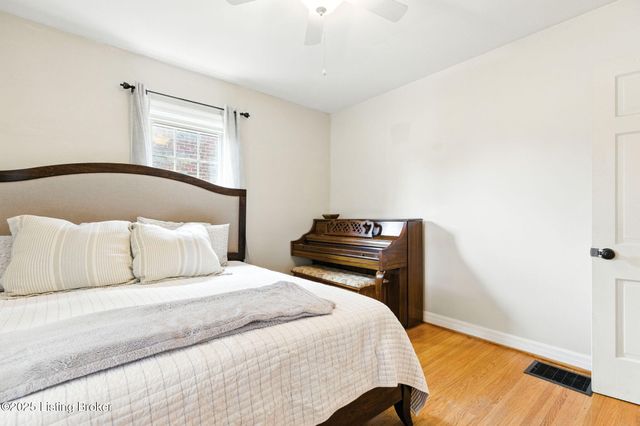 1015 Greenleaf Rd, Louisville, KY 40213