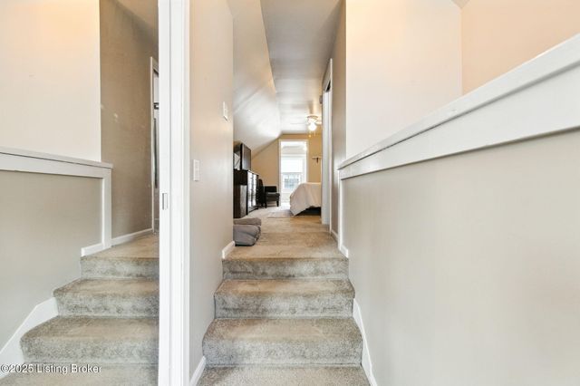 1015 Greenleaf Rd, Louisville, KY 40213