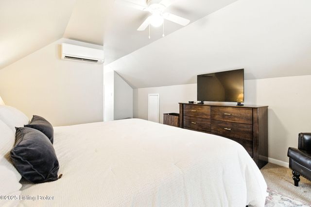 1015 Greenleaf Rd, Louisville, KY 40213